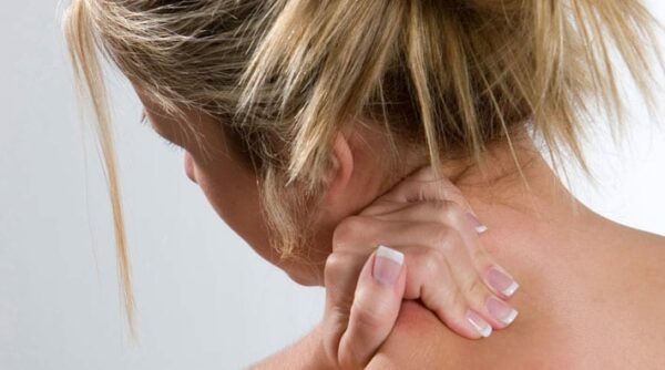 Pijn In Je Nek 12 Tips Bij Nekpijn Nekklachten Gezondr Nl