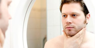 18 huid-gezwellen: abces, cyste, poliep, blaar, zweer, tumor e.a.