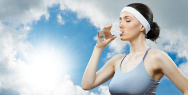 Te weinig drinken & symptomen vocht tekort: wat gebeurt er met je lichaam?